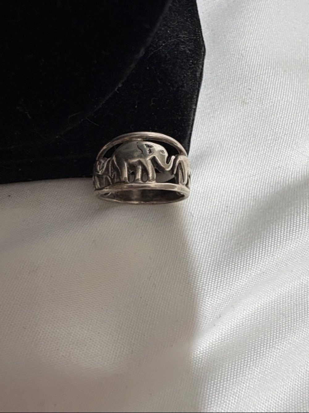 Silver Elephant Parade Ring source unknown - Picture 2 of 4